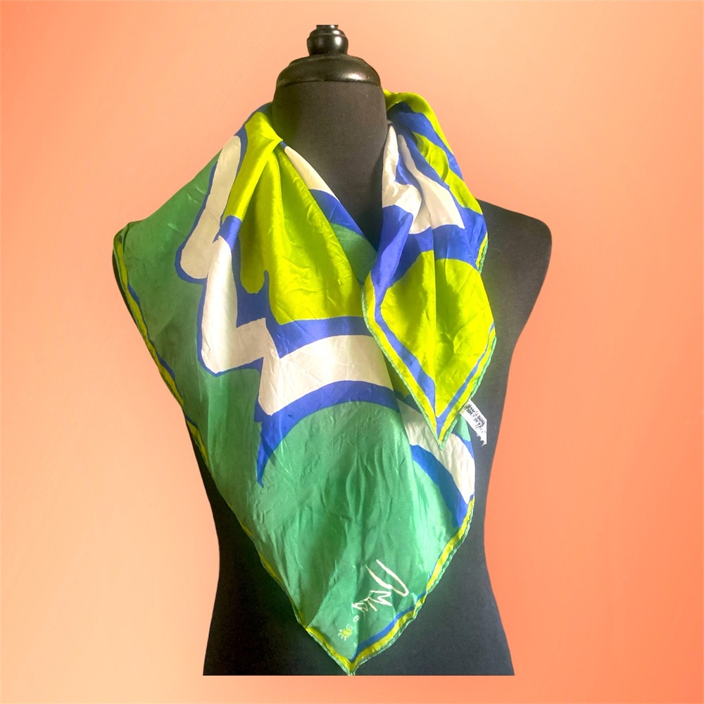 Vera’ Made In Japan Mod 70’s Polyester Scarve 25 X 25’